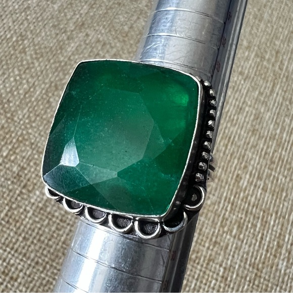 New Enhanced Green Emerald Faceted Square Sterling Silver Overlay Ring Size 8.25 - Picture 3 of 7